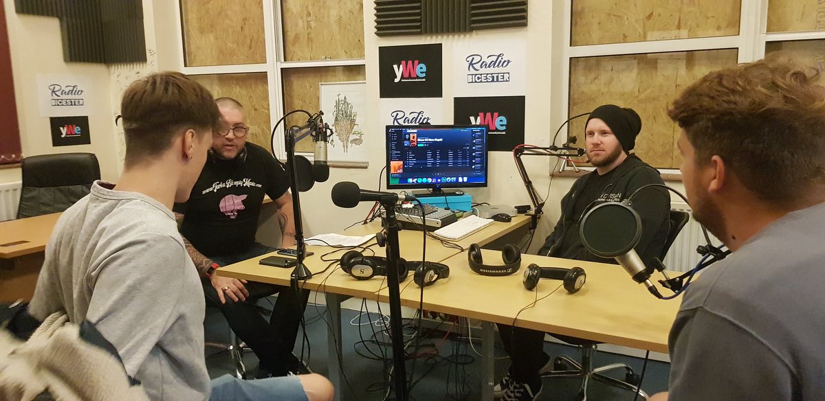NewDepth_'s tweet image. About to start pre-recording with @TarkaBlowpig on @RadioBicester 

Jez n Dave just taking us through the Qs before we record... Tom's on the end of the phone...

radiobicester.co.uk

7pm to listen the New Depth boys