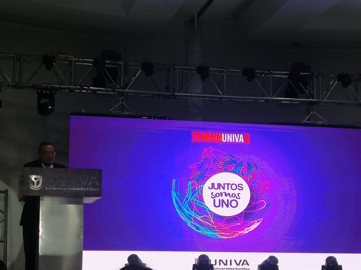 DorisG_MichelS's tweet photo. Presentes en la inauguración de SEMANA UNIVA 2019, siendo testigo del gran talento de nuestros alumnos!!! 👏👏👏 https://t.co/lN3pIr99UN