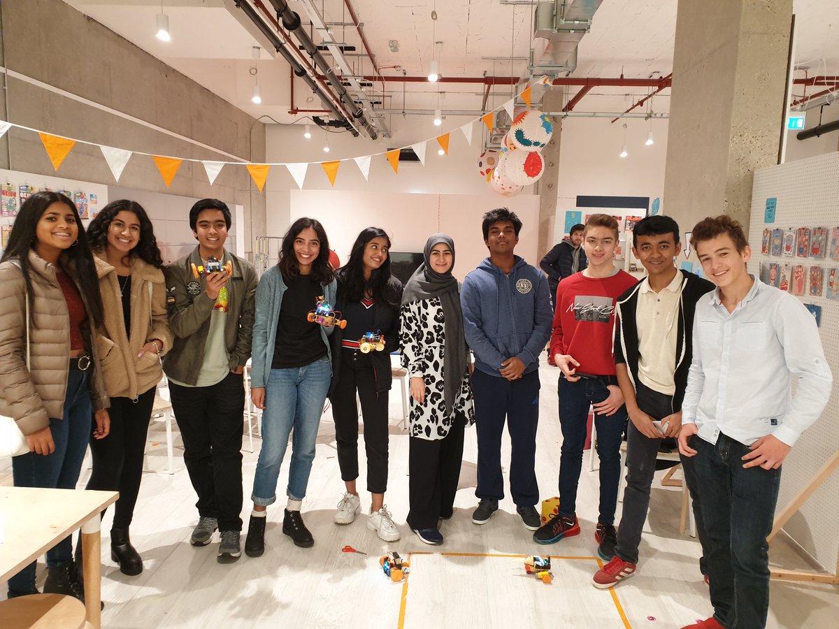 rehana_makes's tweet photo. An unexpected group of 17y/o came to my #botato workshop at the @okidomagazine shop last Saturday. FYI I usually give this workshop to 6y/o but this was so much fun! I'm up for doing this more often, who would come to grown-up #BotatoWars 2.0? ๐คโก๐ https://t.co/OIdvsdvMBY