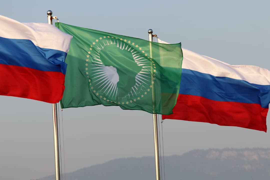 President Prof. <a href="/APMutharika/">APM</a> has safely arrived in Sochi, #Russia where he has gone to attend the Russia - Africa Economic Summit. 
#RussiaAfricaSummit 
facebook.com/19585981393385…
<a href="/MarkBotomani/">Hon.Mark Botomani, MP</a> <a href="/MwNewsAgency/">Malawi News Agency</a>