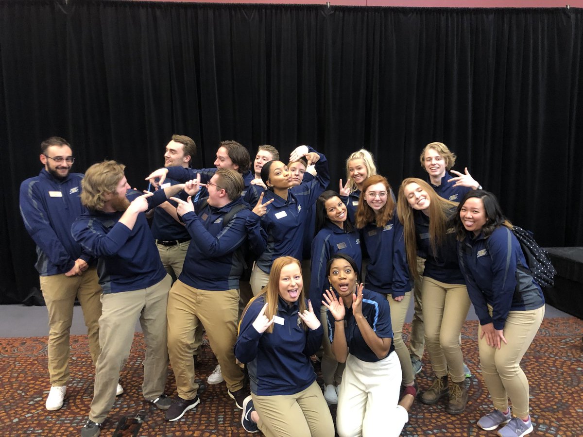 Time to apply! The deadline to be some of these fun loving people is scary close. Apply by Halloween on uakron.edu/nso! 🎃🦴👻