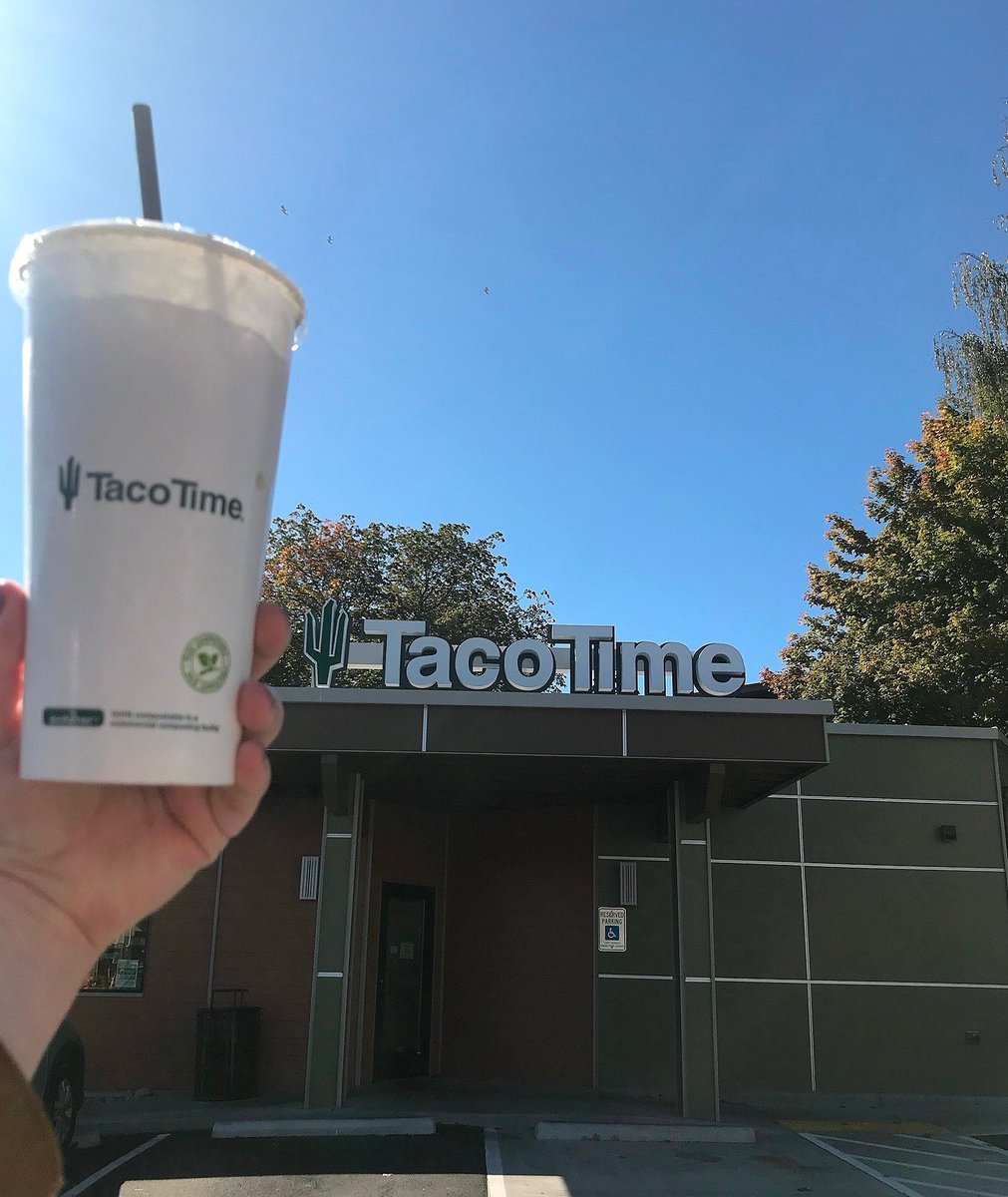 TacoTimeNW's tweet image. There's a chill in the air, the sun is peeking out from behind the clouds, and the leaves are changing colors. It must be fa.... #TacoTime. 🍂⛅🍁🌮

#FallingForFall #LoveThePNW #TacoTimeNW