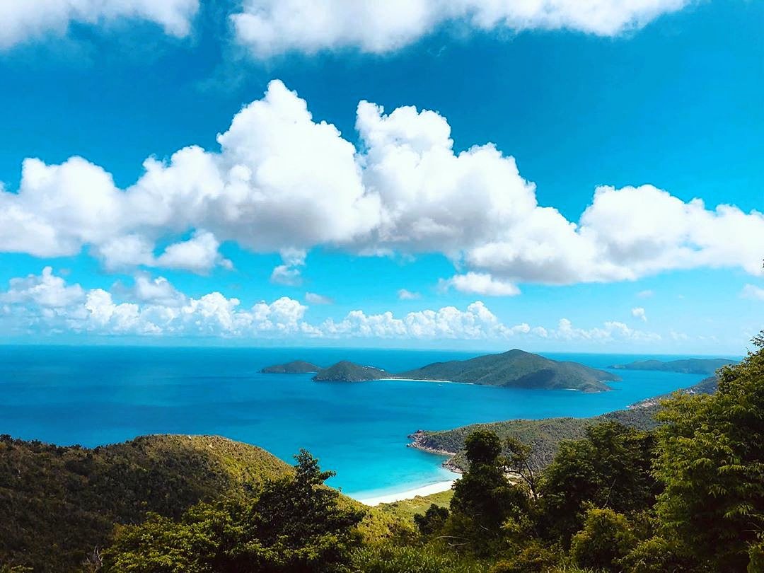 Beautiful, beautiful BVI views!! 💙🇻🇬😎 Guana Island in sight. 

📸 : traveling_gods_country (IG) 

#bvi #britishvirginislands #natureslittlesecrets #GuanaIsland #travel #mondayblues #bviparadise #paradise #youshouldvacationhere #vacationinthebvi #islandlife #islandviews #ONEBVI