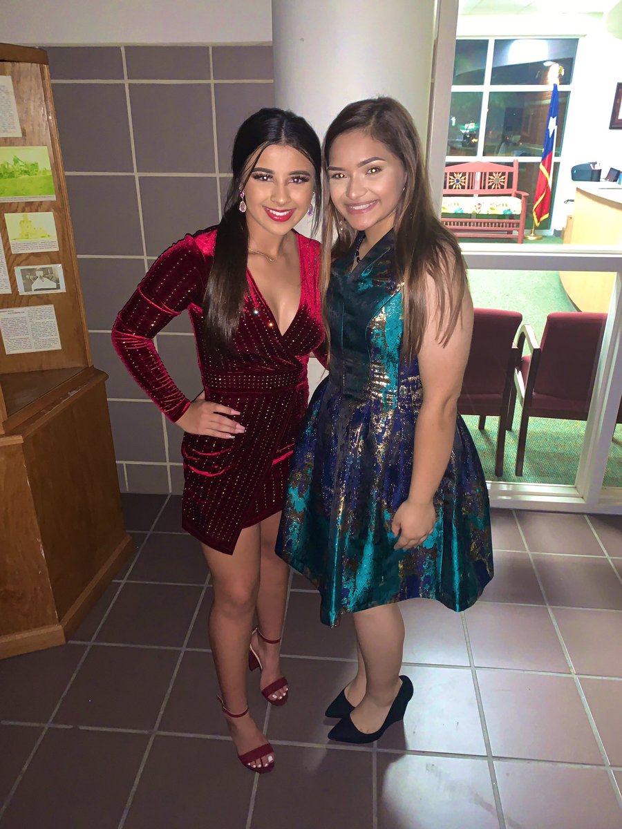 SaucedaHailey's tweet image. Xoxo💋 #HOCO2k19