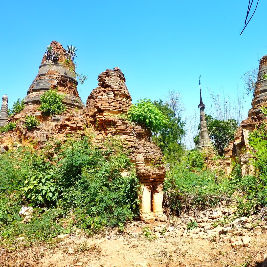 BBMyanmar's tweet photo. In Dein, also known as "Shan Bagan". Here you will find a huge collection of stupas from the 12th to the 18th century. Isn't Myanmar amazing?
#beyondboundariesmyanmar #myanmar #myanmartravel #myanmartourism #myanmarburma #travelmyanmar #visitmyanmar #mymyanmar #myanmarlife https://t.co/mQRFfdG6B7
