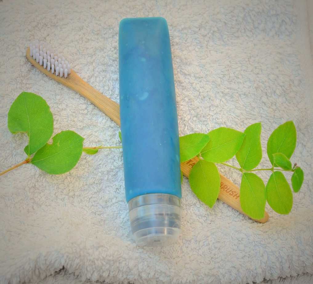 iona_bonamis's tweet image. #ZeroWasteToothpaste - I've seen a lot of posts recently asking about zero waste toothpaste options, so I thought I would share my toothpaste recipe. It helps rebuild the enamel on your teeth, remove stains and polish teeth, and fight cavities. buff.ly/35Weus7