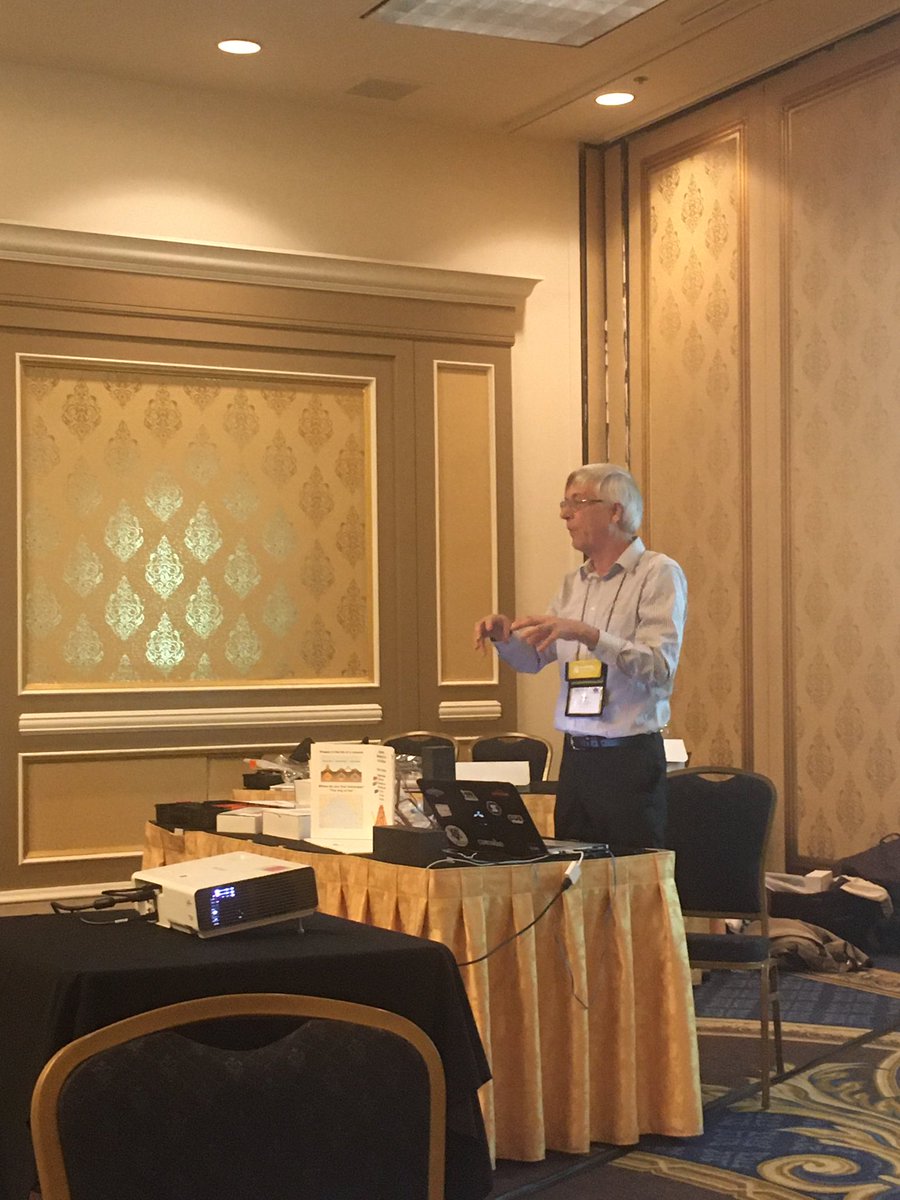 Learning how to make! #aect19inspired @themakerbit #thisisawesome