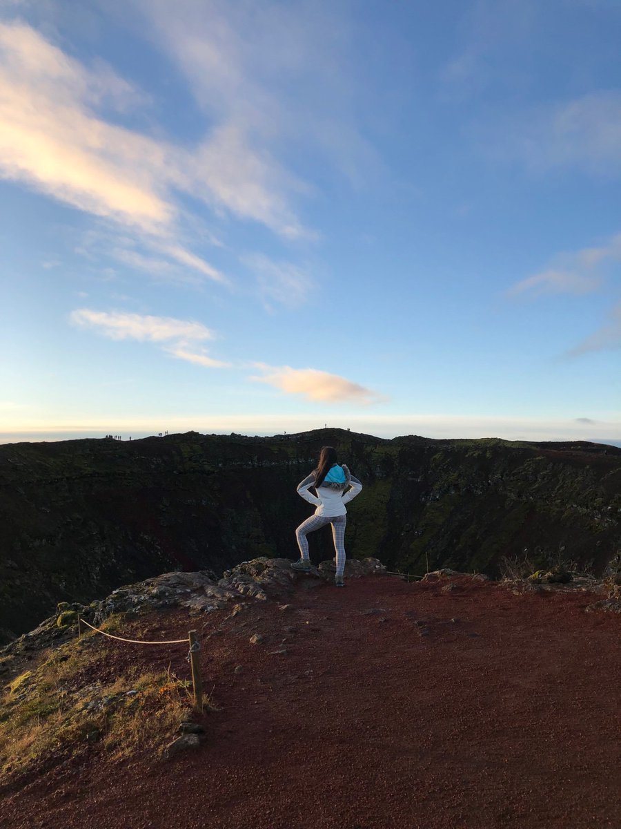 GeogDept_WHS's tweet photo. An insta-worthy crater! 📸 #ExploreWHS #WHSfun #WHSIceland #Nofilter https://t.co/DuKjyFv5bG