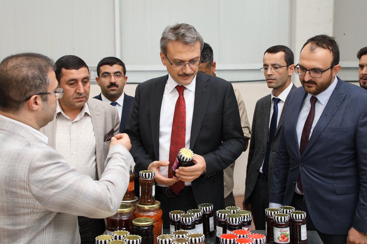 BingolOSB's tweet photo. Valimiz Kadir Ekinci, Organize Sanayi Bölgemizde faaliyet gösteren Probin Gıda firmasını ziyaret etti; işletme yetkililerinden üretim süreçleri ve ürünler hakkında bilgi aldı @SHEYLTU @bingolvaliligi @_cevdetyilmaz @FeyziBerdibek1 @bingoltso @BingolVe @BingolYDO @bingolkosgeb https://t.co/qTPnhFaVj8