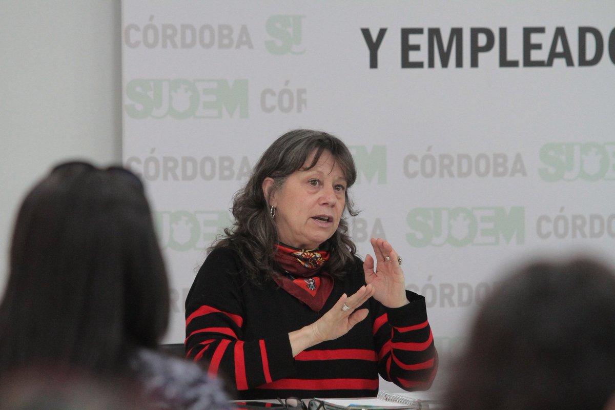 suoemcordoba's tweet photo. Nuestra Secr Gral Beatriz Biolatto junto a los integrantes de la Secr Gremial de #Salud y delegados se reunieron con compañeras y compañeros por el proyecto de ordenanza del agrupamiento de salud. https://t.co/mZXYCgYe83