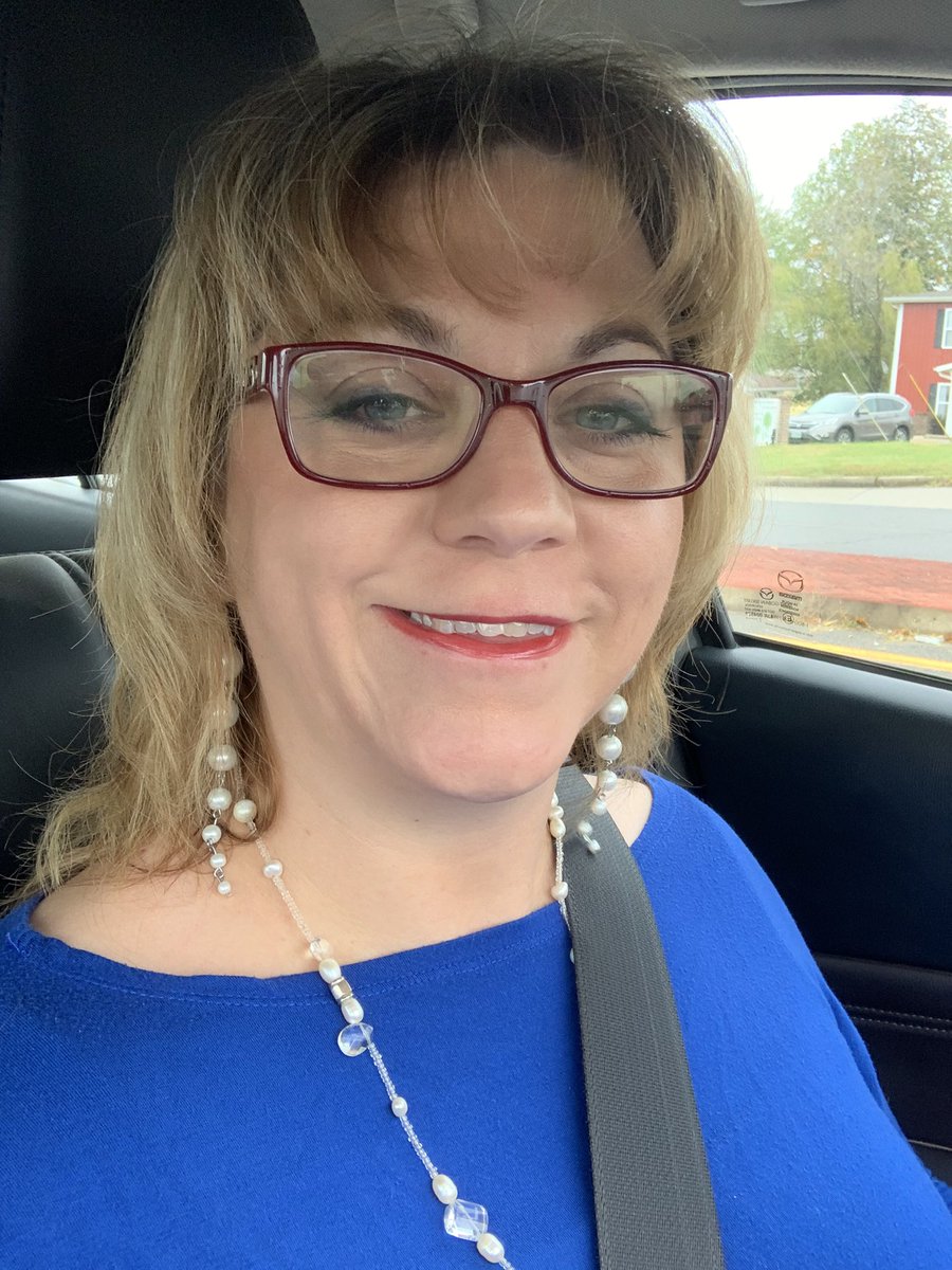 One of my favorite MK everyday looks! Biscotti over entire lid with start night as my liner. A touch of hazelnut to finish my brows. Water proof mascara do to rain today. Shy blush on my cheeks and spice n nice lipstick. Love #mymklife