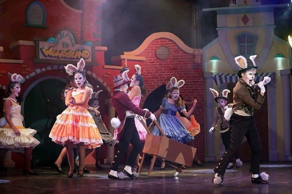 Falla_161's tweet photo. #Playbacks161
Este jueves 24 de octubre a las 21 h, en la Sala Canal, nuestro grupo de playbacks participará con "La maldición" en el XXXIV Concurso de JCF (mod. grupo B).
Y los infantiles participarán con el número "¡A la caza!" el 30 de noviembre.
#Falla161
#Falladeplaybacks https://t.co/050GfvjJsd