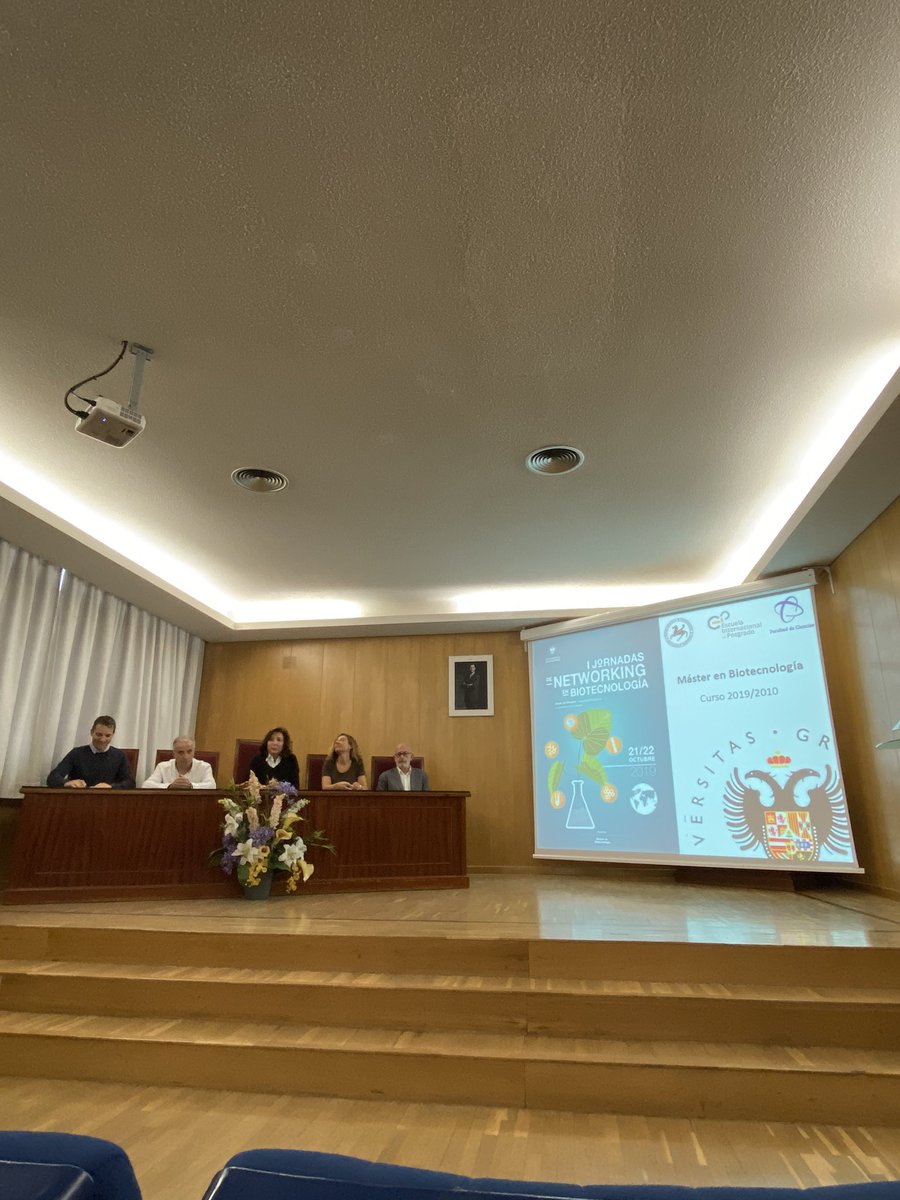 sola_leyva's tweet photo. Hoy se han celebrado las I Jornadas de Networking en Biotecnología organizadas por el Master de Biotecnología. Hemos podido ver las distintas líneas de investigación que se ofrecen, entre ellas la nuestra #ENDORE #ReproducciónHumana @CanalUGR @fcienciasugr @SigneAltmae @ner3wis https://t.co/mnJPwOKu9m