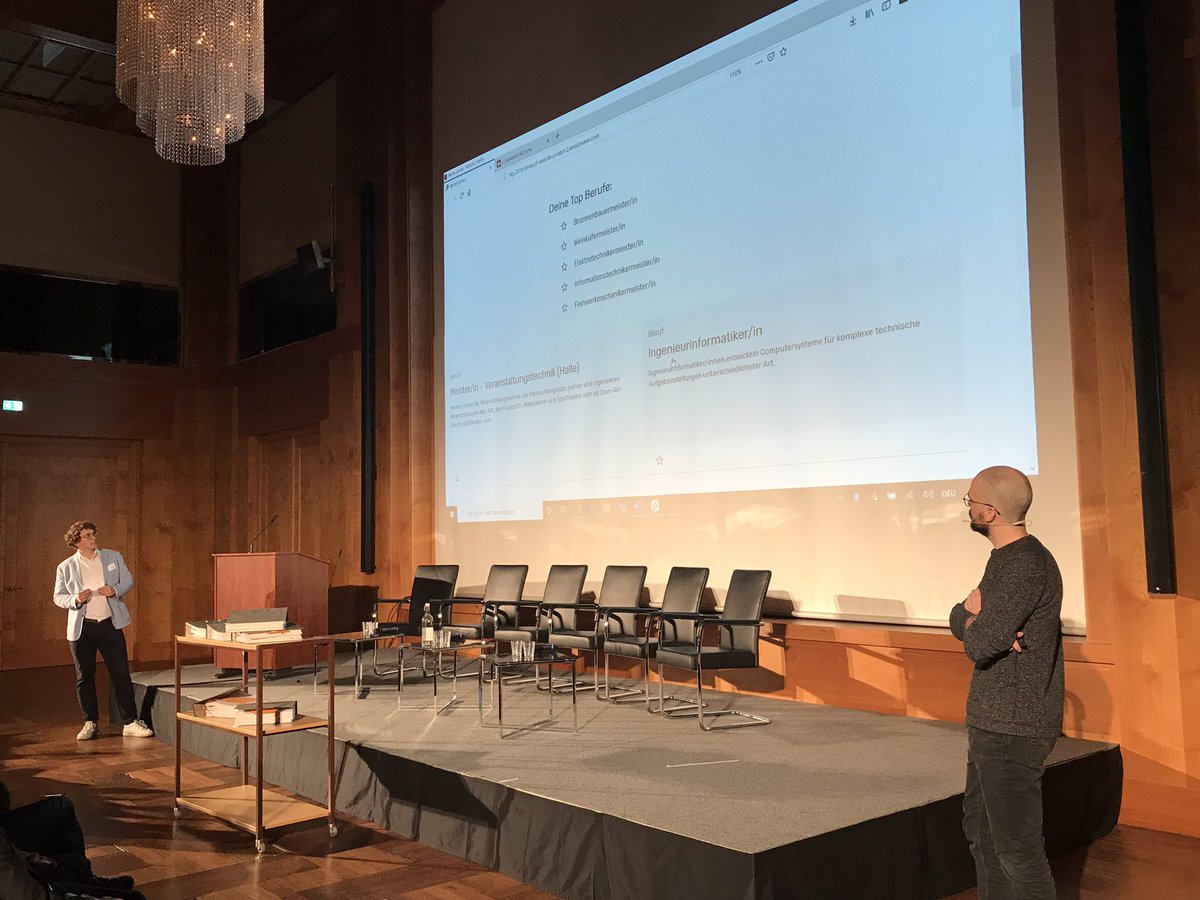 Tech4Germany's tweet image. Menschen, die sich weiterbilden möchten wünschen sich häufig mehr Orientierung bei der Entdeckung neuer Perspektiven. Dafür hat das #Tech4Germany Team gemeinsam mit dem @BMAS_Bund eine intelligente Daten-basierte Lösung entwickelt, die individualisiert Optionen vorschlägt.