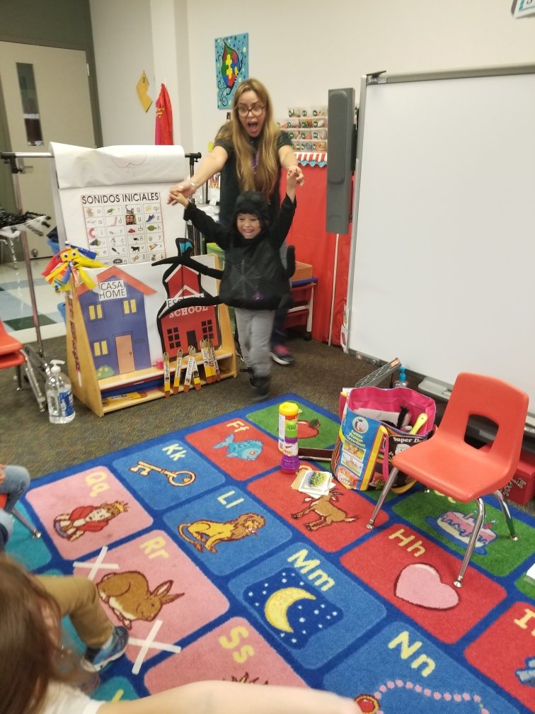 Having fun with our "Betzy" La arana🕷🥰😄😇 #ECSE #katyisdslp #westicktogether #katyISD #KatyISDSpecEd