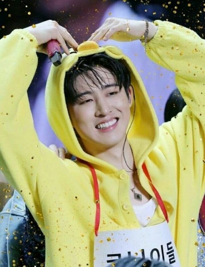 Mhannwella's tweet photo. Happy birthday, our leader. I hope that wherever you are, whatever you are doing, you are safe and surrounded by people who love and treasure you. I wish you happiness. I love you and we miss you ๐ฅบโค
#HappyBirthdayHanbin
#HappyHanbinDay
#OneAndOnlyHanbinDay
#BelovedHanbinDay https://t.co/62MubxCSPK