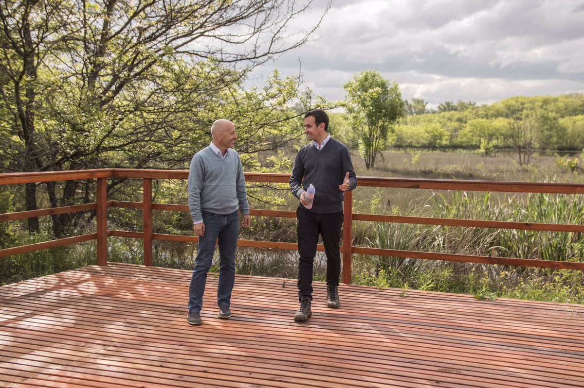 NicoDucote's tweet photo. Hoy recorrí los avances del nuevo Paseo Ribereño de Pilar ¡y no saben lo lindo que está! 😀

Son 16 hectáreas con pasarelas elevadas para disfrutar de nuestra naturaleza, áreas de comidas, mesas materas y sectores para disfrurar lo mejor de Pilar en familia. https://t.co/HPwb40ShTd