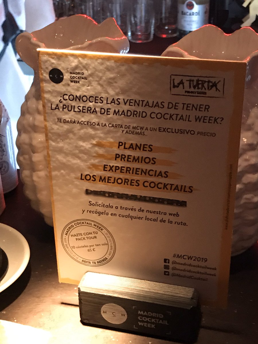 Nos hemos acercado hasta #latuertafunkycastizo donde #ericvanbeek de #twentysevenbar nos está dejando con la boca abierta con sus cócteles, y es que la noche en #MadridCocktailWeek no deja de sorprenderte.

¿Has agitado ya tu agenda? Planifica tu ruta en nuestra web 
#MCW2019 😉
