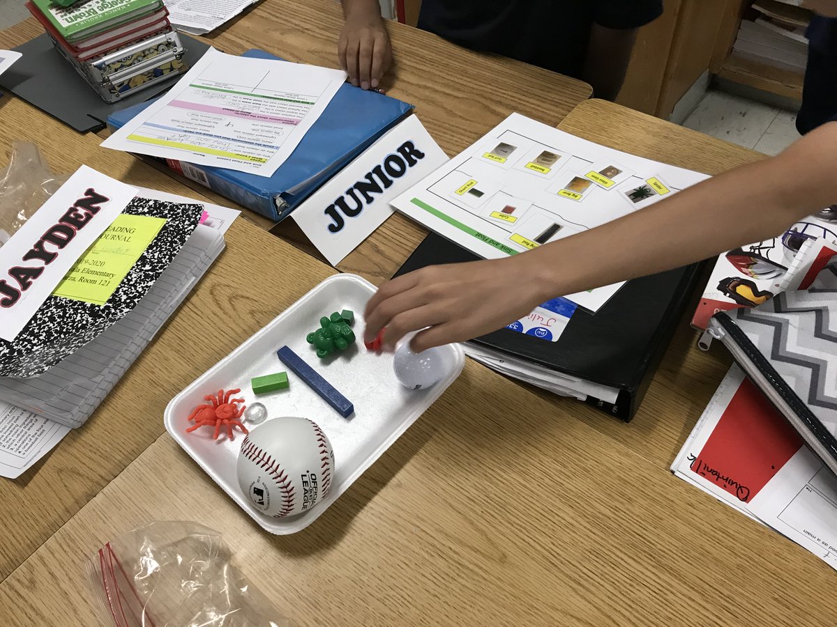 UTRGVUTeach's tweet image. Our #UTeachRGV Step 1 students making a splash with their Sink and Float lessons! Thank you to the wonderful mentor teachers and students @Edinburgcisd for opening up their classrooms to our students. #uteachnation