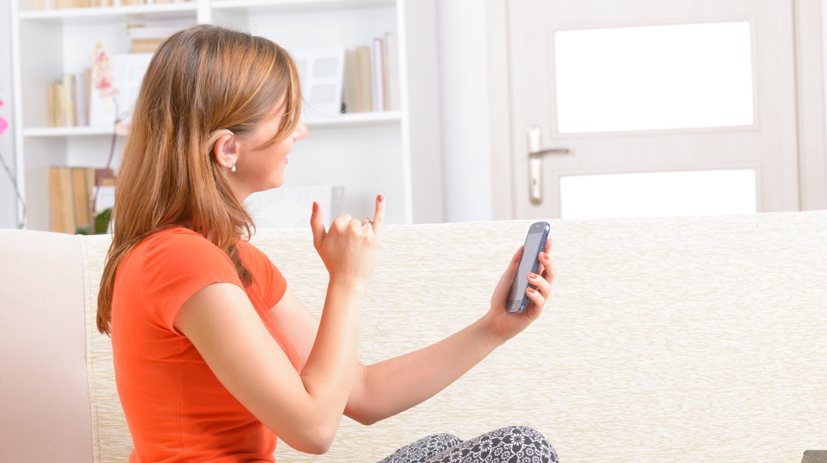 Hemos creado una pequeña lista de #apps prácticas para personas con #pérdidaauditiva y te la hemos dejado en neustro blog. Esperamos que te resulte interesante o, mejor aún, que te sirva de ayuda ;)