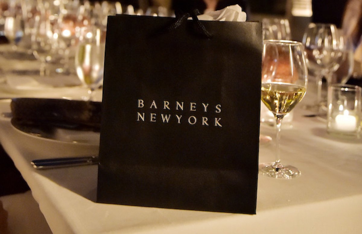ComplexStyle's tweet photo. Kith investor Sam Ben-Avraham starts campaign to '#SaveBarneys': https://t.co/vUonXK9wrr https://t.co/I2WwbTtdeR