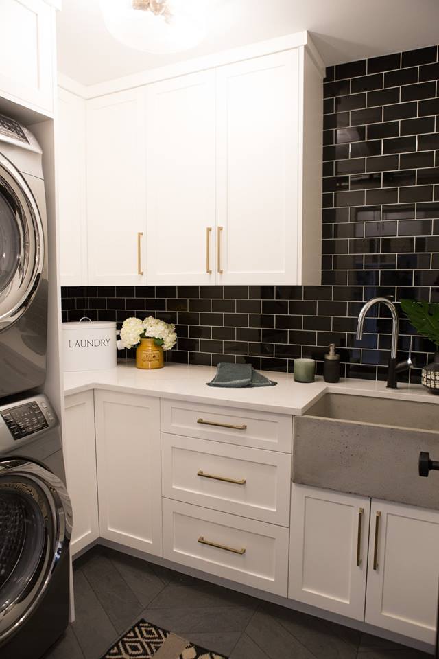 tilestonesource's tweet image. Tonight’s the night! See our Soho black on tonight’s episode of @PropertyBrother at 9 E/P tonight on HGTV CANADA!