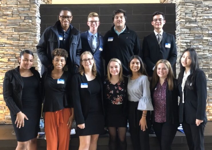 gfhs_deca's tweet photo. Some of our Grassfield DECA officers and underclassmen members attended competition training in Virginia Beach today to learn tips and tricks for written events and role plays! #deca #virginiadeca #gfhsdeca #emergingleaders #vadecavision #competitiontraining #cpschoolsva https://t.co/YaDXKmZNvG