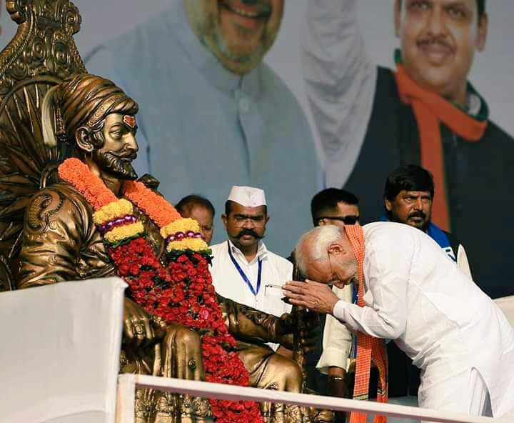 True warrior of #NayaBharat got blessings of great Maratha warrior king Chatrapati Shivaji Maharaj...BJP-SS yuti coming with superb majority in Maharashtra. #PunhaDevendra
#NewIndia #BetterMaharashtra