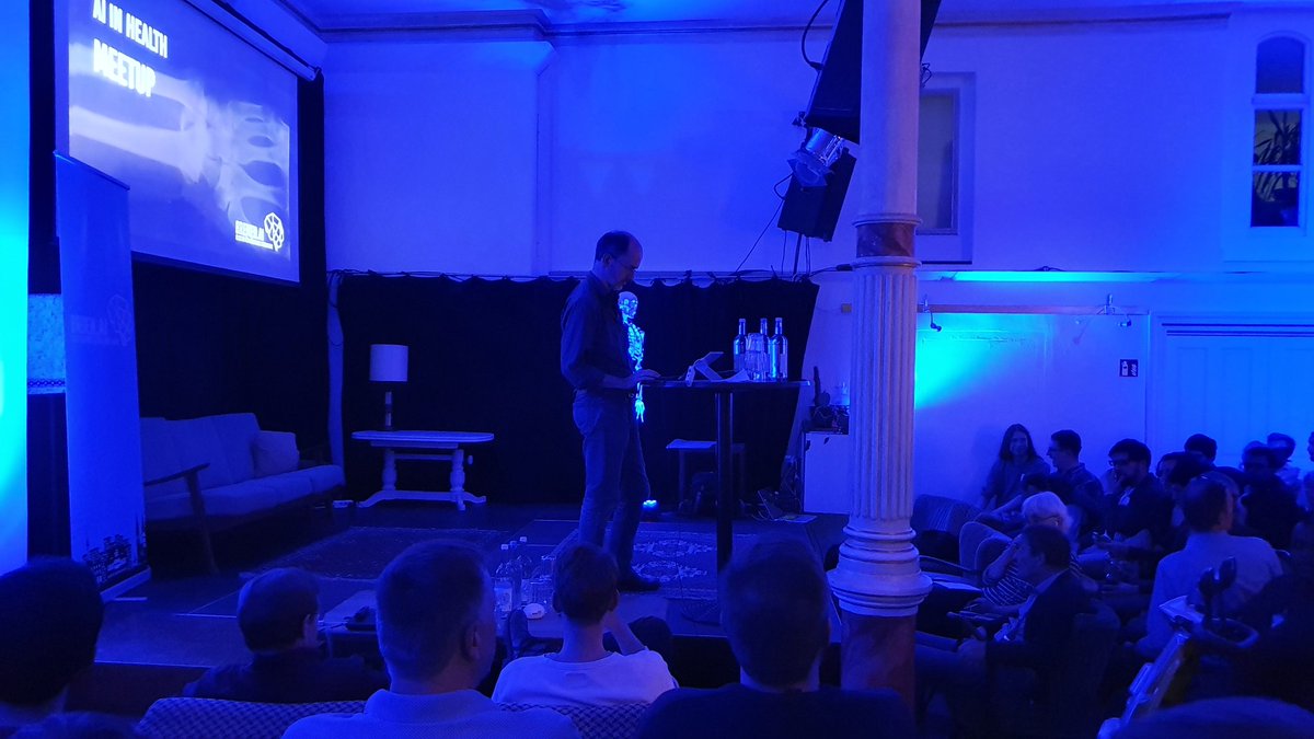 Beim <a href="/BremenAI/">BREMEN.AI</a> AI in Health Meetup. Das nächste #Bots #Bremen Meetup am 28.11. mit Vortrag von Nina vom <a href="/dmlabbremen/">Digital Media Lab</a> über unseren IDA Chatbot Ansatz und #KI im Bürgerservice