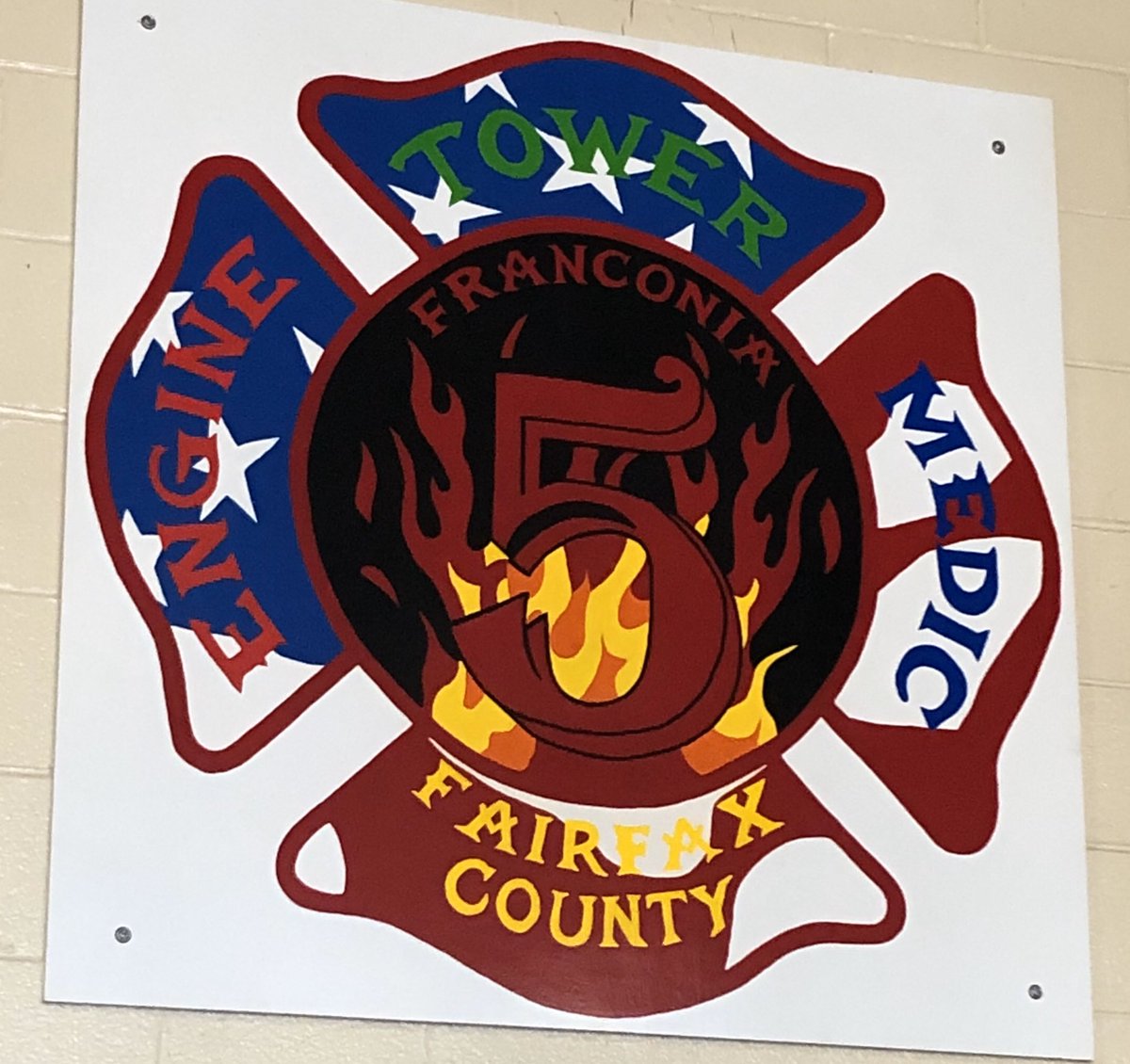 DrHyderDavis's tweet photo. ...Station 5 “America is Great”...loving our public servants! https://t.co/rmdTPcdvDW