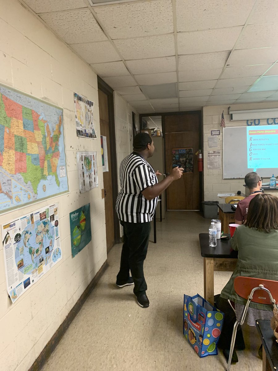 abbeylaskew's tweet photo. #ecpsciss hosted a super engaging session on Rigor vs. Rigor Mortis. Great job Batts and Shawna! #adultlearningcanbefun https://t.co/PlRLRFvshE