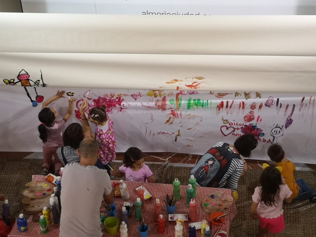 MuseoArteAlm's tweet photo. Gracias a todas las familias por acompañarnos una semana más viviendo y sintiendo vuestro museo de una manera creativa y divertida.
#TallerEnFamilia #Espacio2 #MuseosDidacticos #MuseosDivertidos https://t.co/8JpbF73049