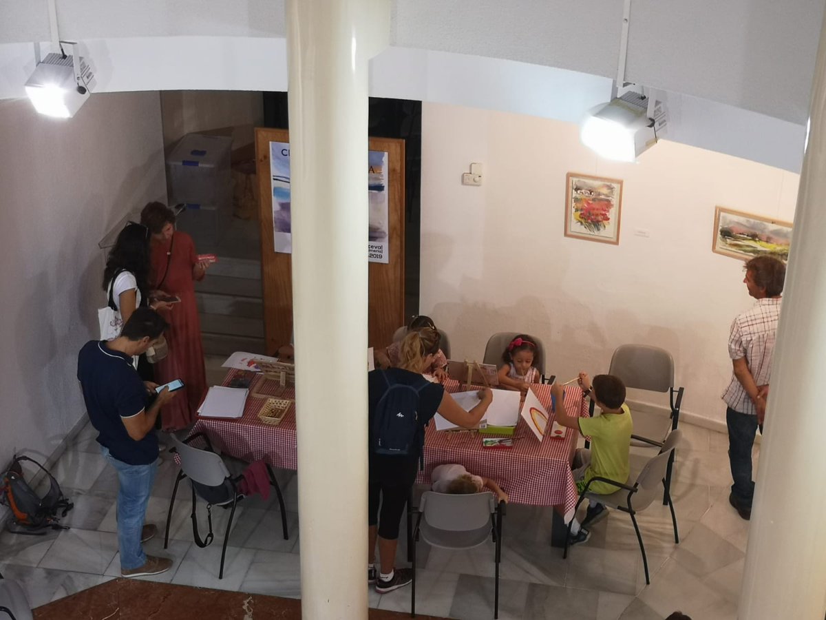 MuseoArteAlm's tweet photo. Gracias a todas las familias por acompañarnos una semana más viviendo y sintiendo vuestro museo de una manera creativa y divertida.
#TallerEnFamilia #Espacio2 #MuseosDidacticos #MuseosDivertidos https://t.co/8JpbF73049
