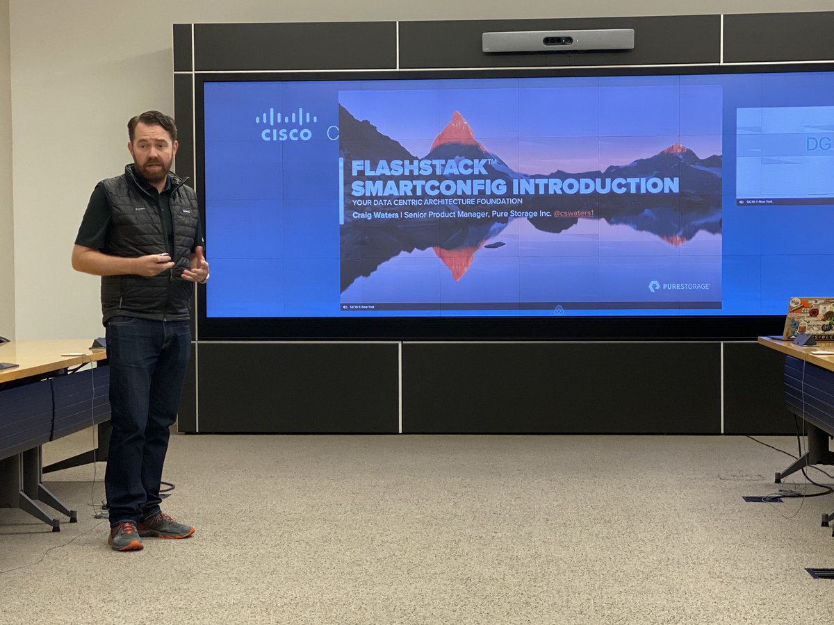 marcelduessil's tweet image. Expert in front: great presentation @cswaters1! I definitely have to deal with @PureStorage #SmartConfig more deeply. #blog post incoming.