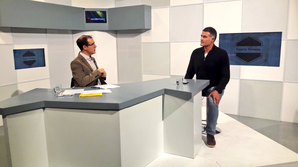 CanalTerrassa's tweet photo. 📌📺 Tot a punt! A les 20:30h arrenca @EsportsTRS. Amb @Guti_joan repassem l'actualitat esportiva a #Terrassa i entrevistem @daninart, president @CEVOTerrassa. Parlem del seu mandat i dels Jocs Esportius

▶Seguiu-la a #canalterrassa📺 i a https://t.co/EvFEpFU9C8 #esportstrs https://t.co/lw6ycP5bgB