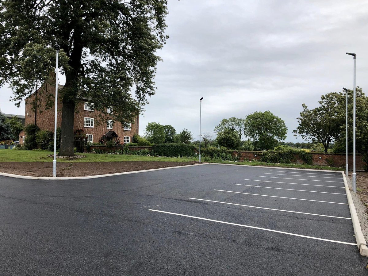 RangerElec's tweet photo. Lighting installed in a car park for a large factory using @ansell_lighting. This has made a huge improvement to the lighting in the evenings & mornings. Perfect timing with winter on its way!
#StreetLights #CarParkLights #WinterIsComing #AwesomeAnsell #AnsellLighting https://t.co/CKPPjLBRGL