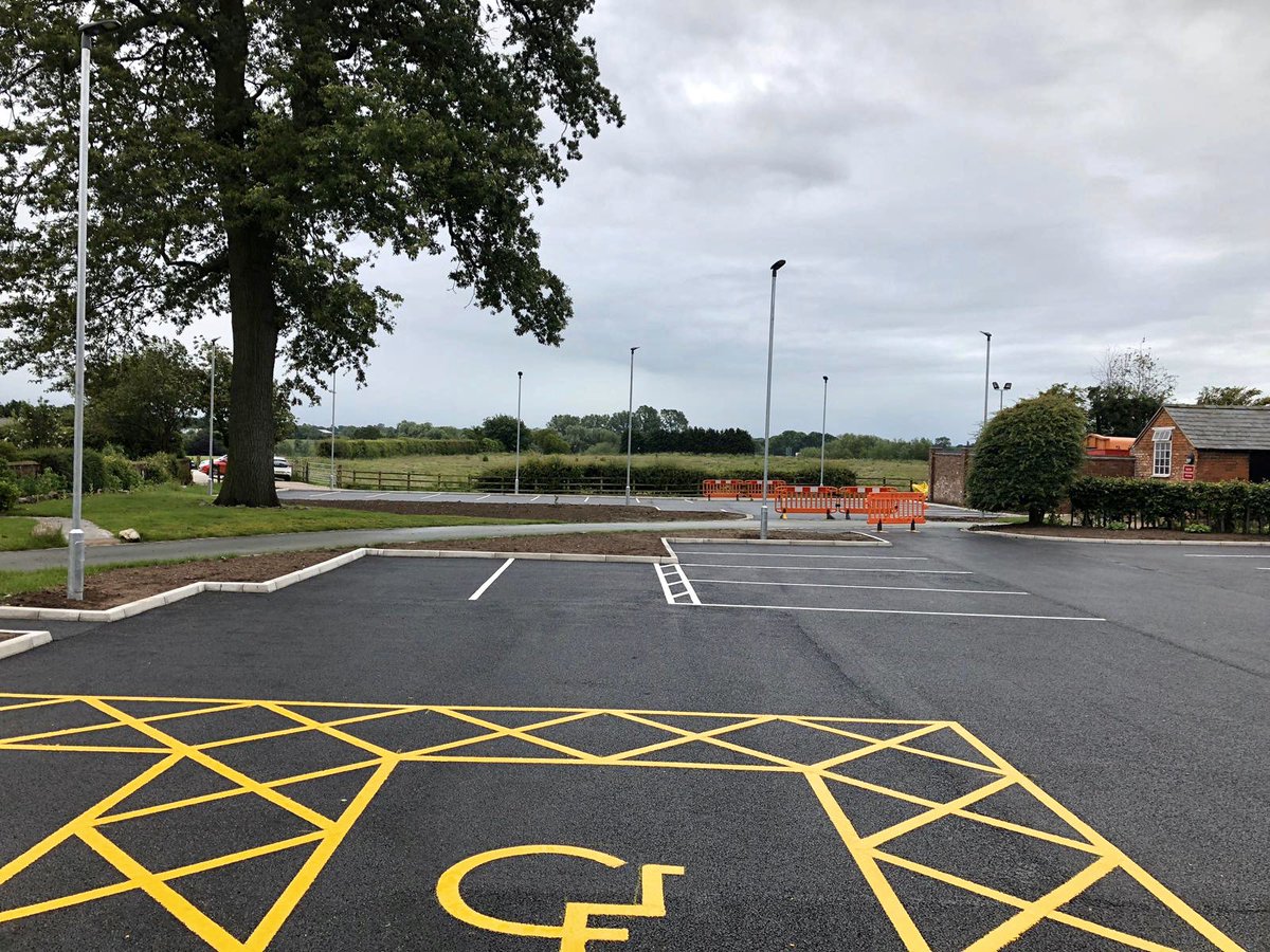 RangerElec's tweet photo. Lighting installed in a car park for a large factory using @ansell_lighting. This has made a huge improvement to the lighting in the evenings & mornings. Perfect timing with winter on its way!
#StreetLights #CarParkLights #WinterIsComing #AwesomeAnsell #AnsellLighting https://t.co/CKPPjLBRGL