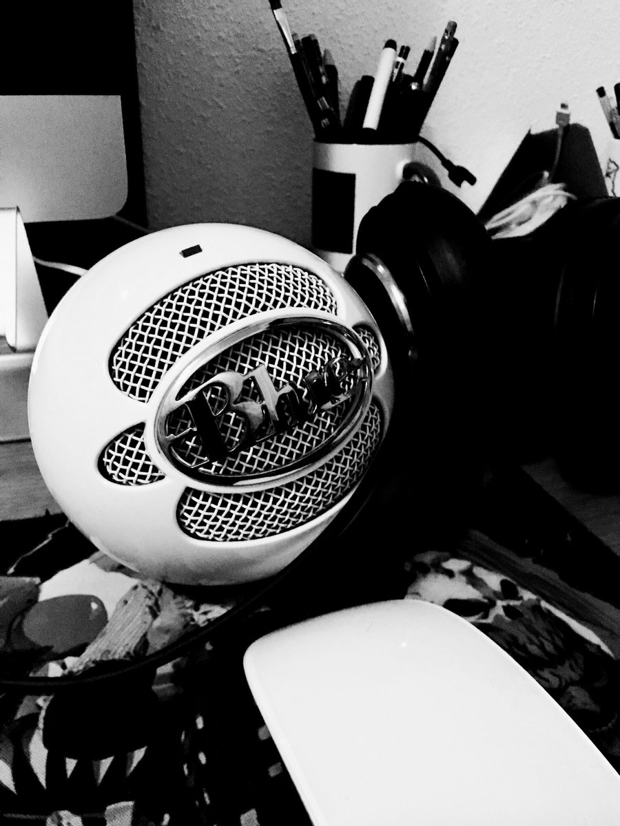 jaimegarmar_'s tweet photo. Qué buenos momentos me has dado... ese inicio del #podcast @clubwpress y más de 90 programas a tu lado🥺te tendré siempre en el corazón... y en un cajón cercano por si te necesito de nuevo‼️Ahora digo hola a @rodemics #rode #NT1A @rodemicrophones #podcasting #micro #microphon https://t.co/hw7VJD1shm