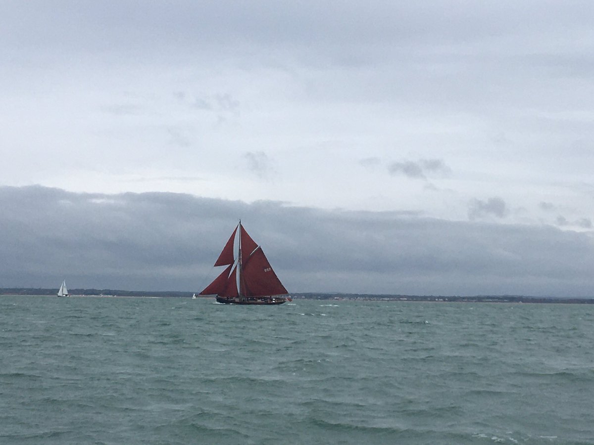 EmbleySixthForm's tweet image. Perfect conditions for sailing the Yacht Embley to Gosport for its winter berth. @EmbleySenior #embleysailing #pupildevelopment