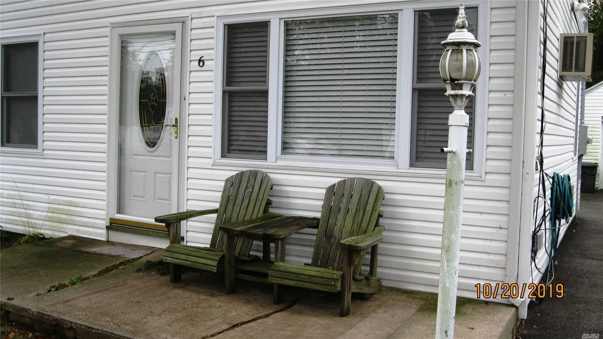 remaxbeyondny's tweet photo. Congratulations to Joy Tuxson on her new Rental Listing in South Huntington on 6 Eckert St. Listed at $2,000.. For more information, please call/text her at 631-988-3577.

#WeAreRemax #remaxbeyondny #realestate #JoyTuxson #SouthHuntington #6Eckert #longisland #homesweethome https://t.co/6TtU2ShJLe