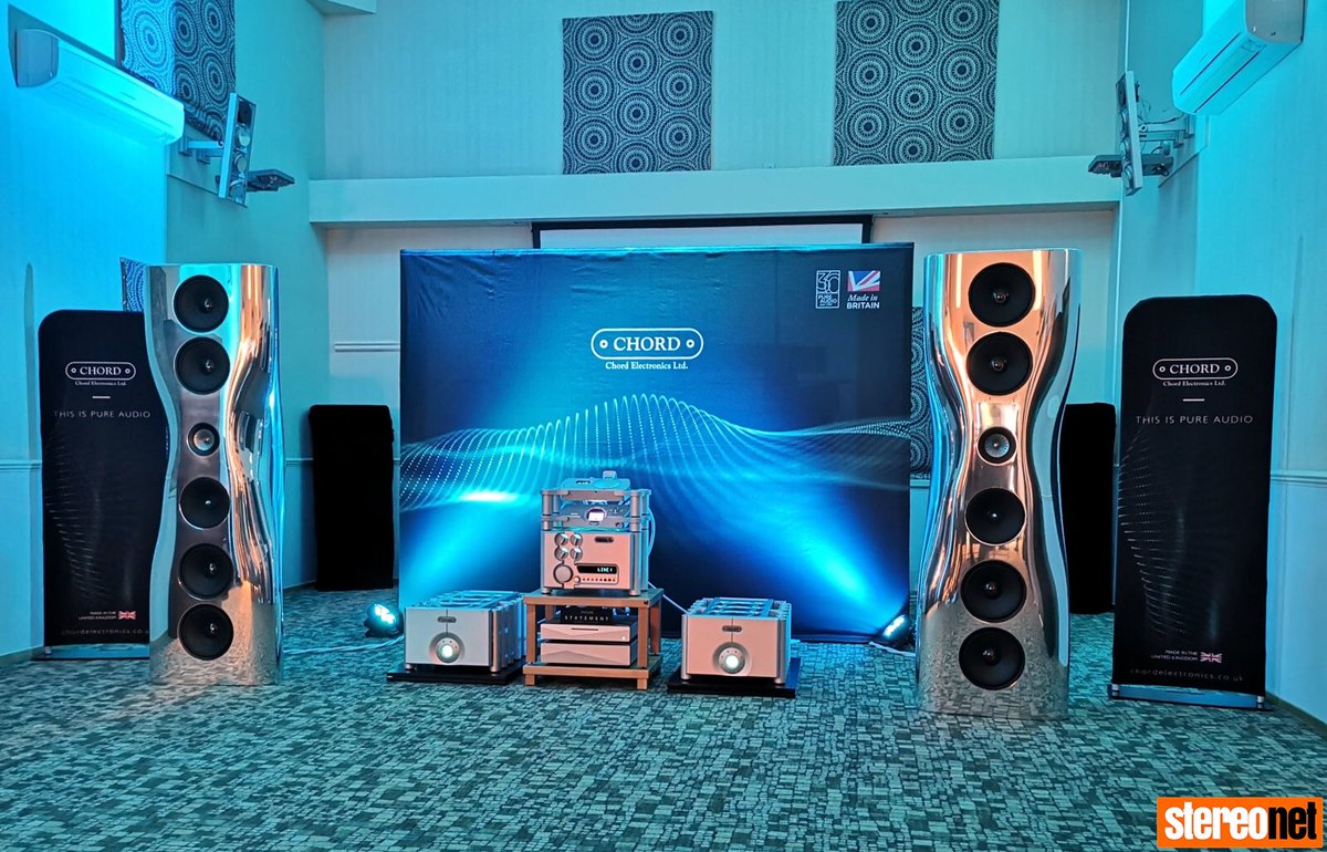 HiFiRacksLtd's tweet photo. Amazing picture from @ChordAudio of their set-up at the #HiFiShowLive last year! This room was demonstrating the Ultima amps & pre-amp with a #PodiumReference rack for ultimate support & stability, plus DAVE DAC & Blu MKII CD Transport.
Get your tickets: https://t.co/zUdTDYdXjH https://t.co/i4gB1sm9yR