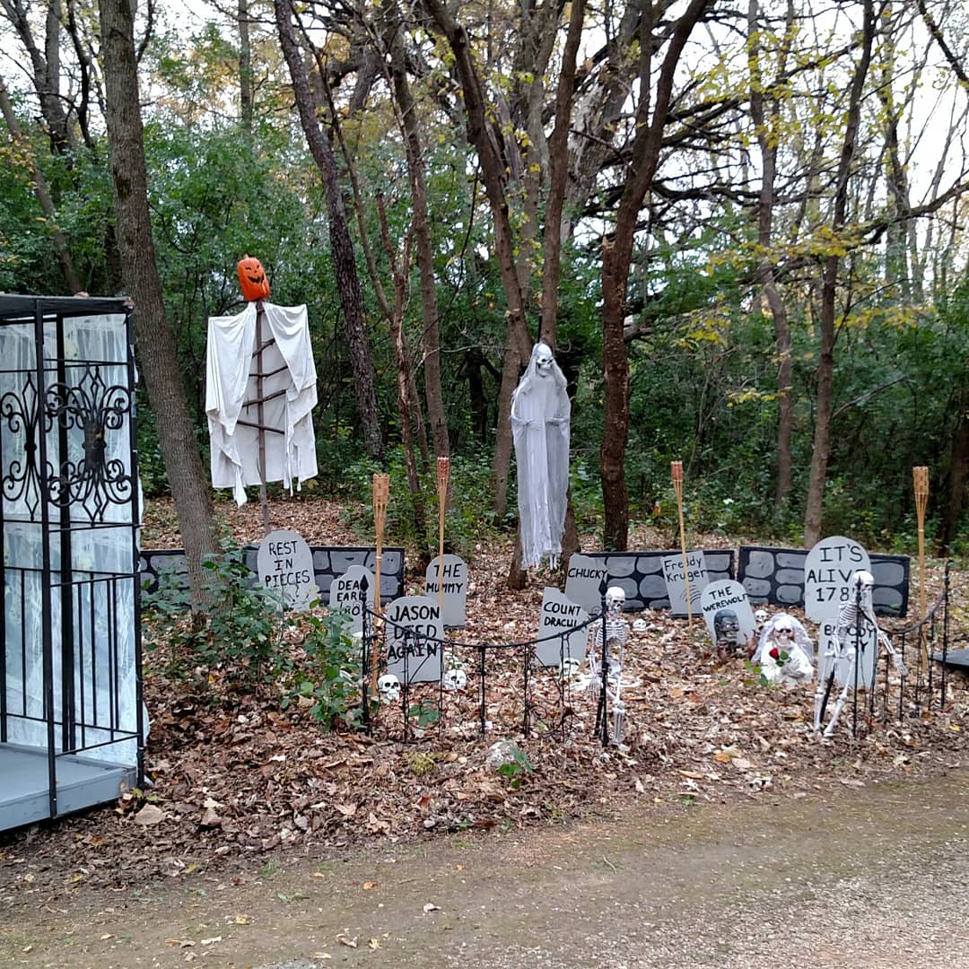 aorjtheis's tweet photo. Can't wait to finish the driveway for Halloween. #TrickorTreats https://t.co/HkPGeu6aUJ