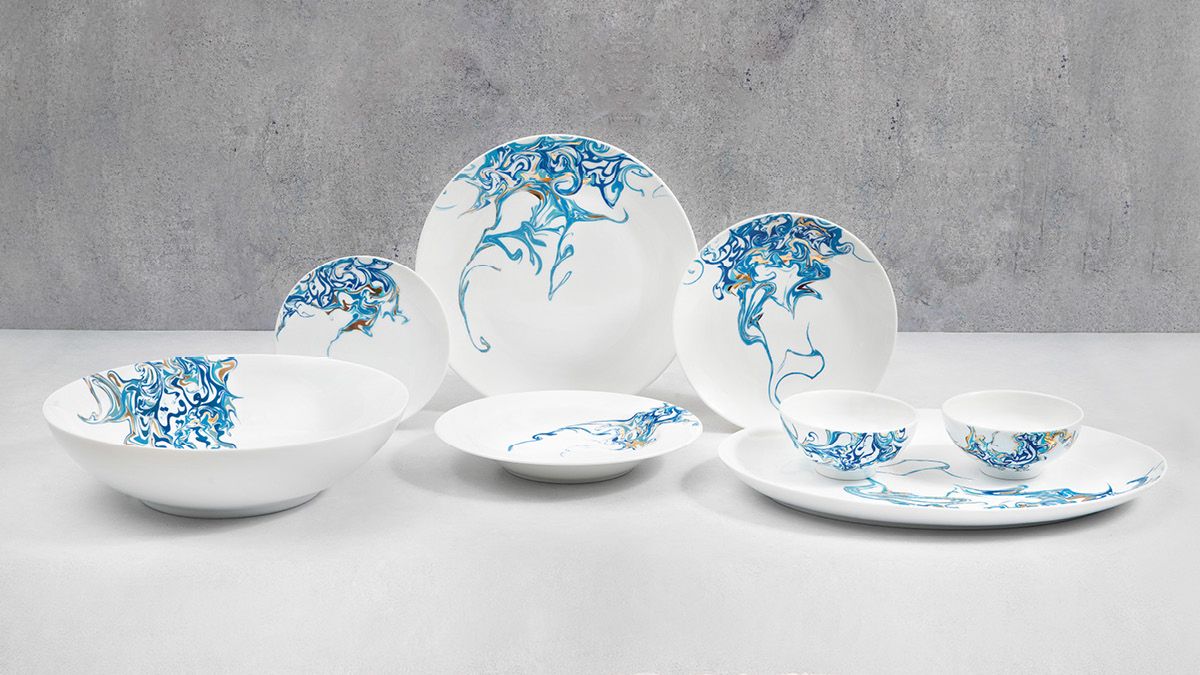 We’re super excited to share our new collection with you! Discover our #Metamorphosis collection here: buff.ly/2J66MBS

#kashida #calligraphy #porcelain #serveware #middleeast #contemporaryArabic