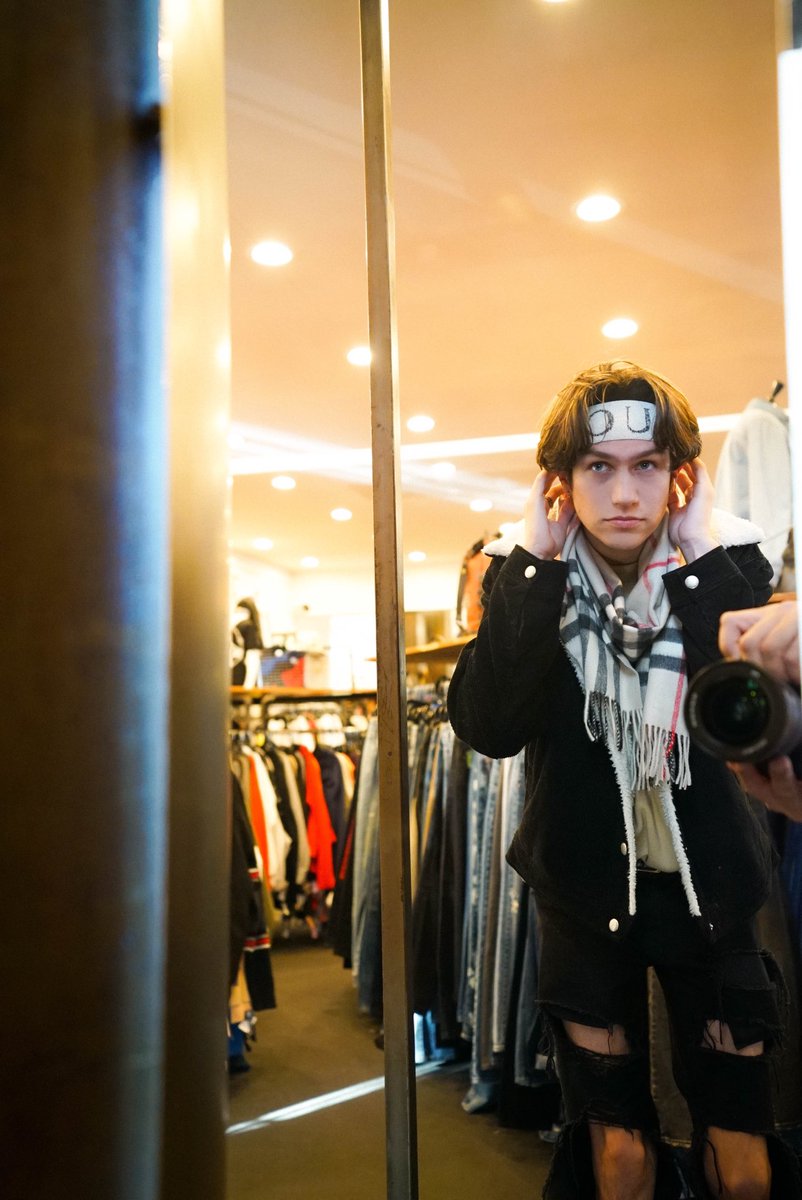 xhuddy's tweet photo. who wants to come shopping? https://t.co/Lz7zyXbM0H