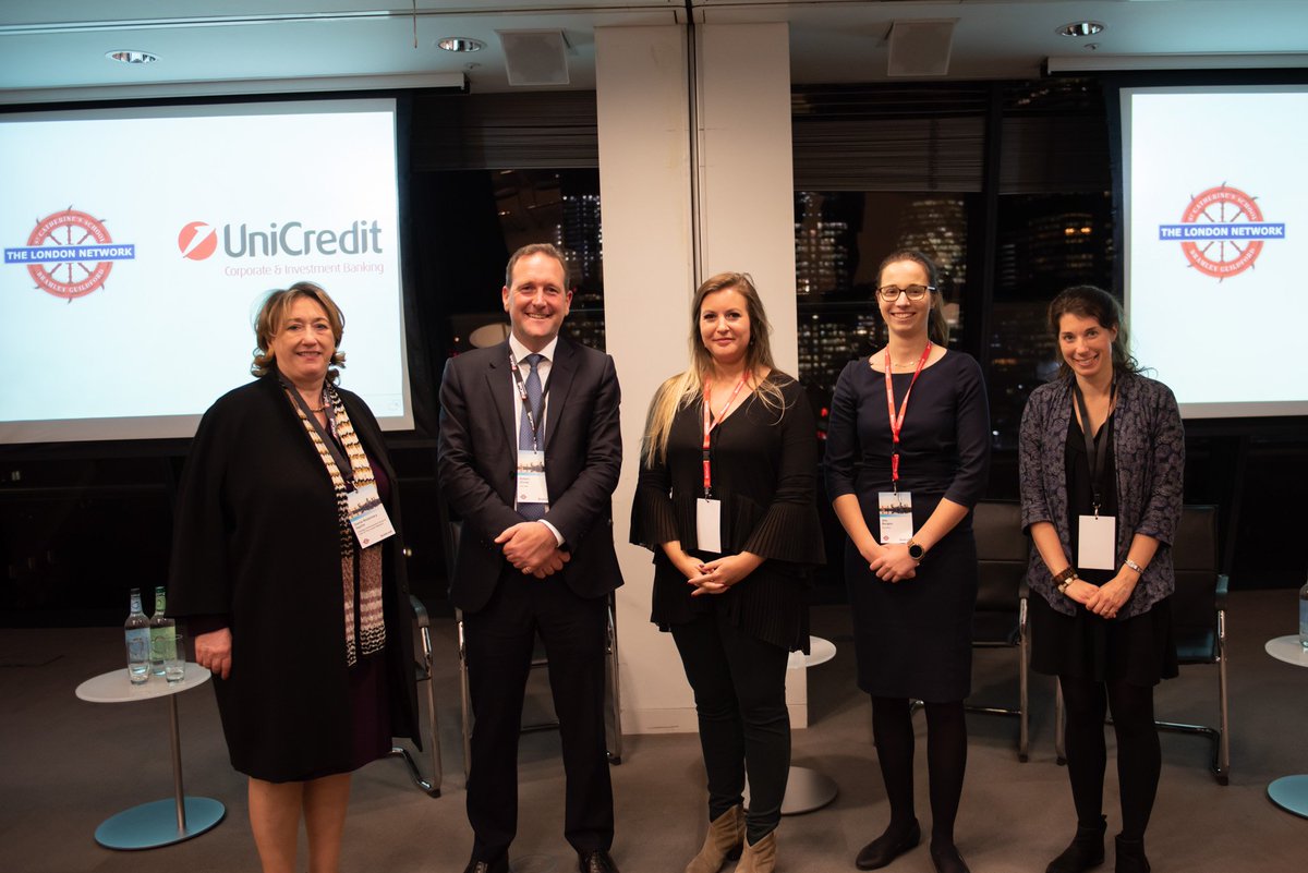 stcatsbramley's tweet photo. Alumnae and parents gathered at @UniCredit_PR to discuss Leadership and Managing Teams at the latest London Network evening. #careers #londonnetwork #advice #futurecareerchoices#networking https://t.co/wofUwEOWMI