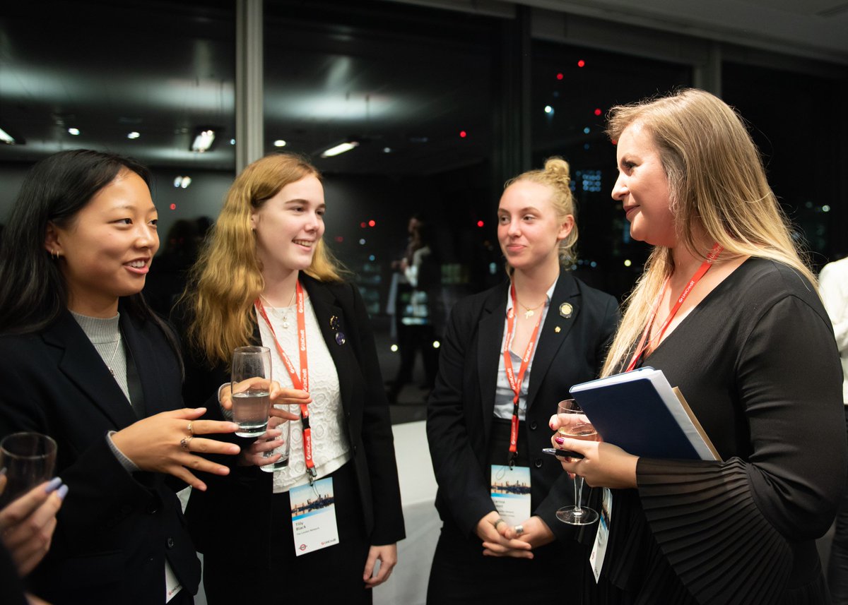 stcatsbramley's tweet photo. Alumnae and parents gathered at @UniCredit_PR to discuss Leadership and Managing Teams at the latest London Network evening. #careers #londonnetwork #advice #futurecareerchoices#networking https://t.co/wofUwEOWMI