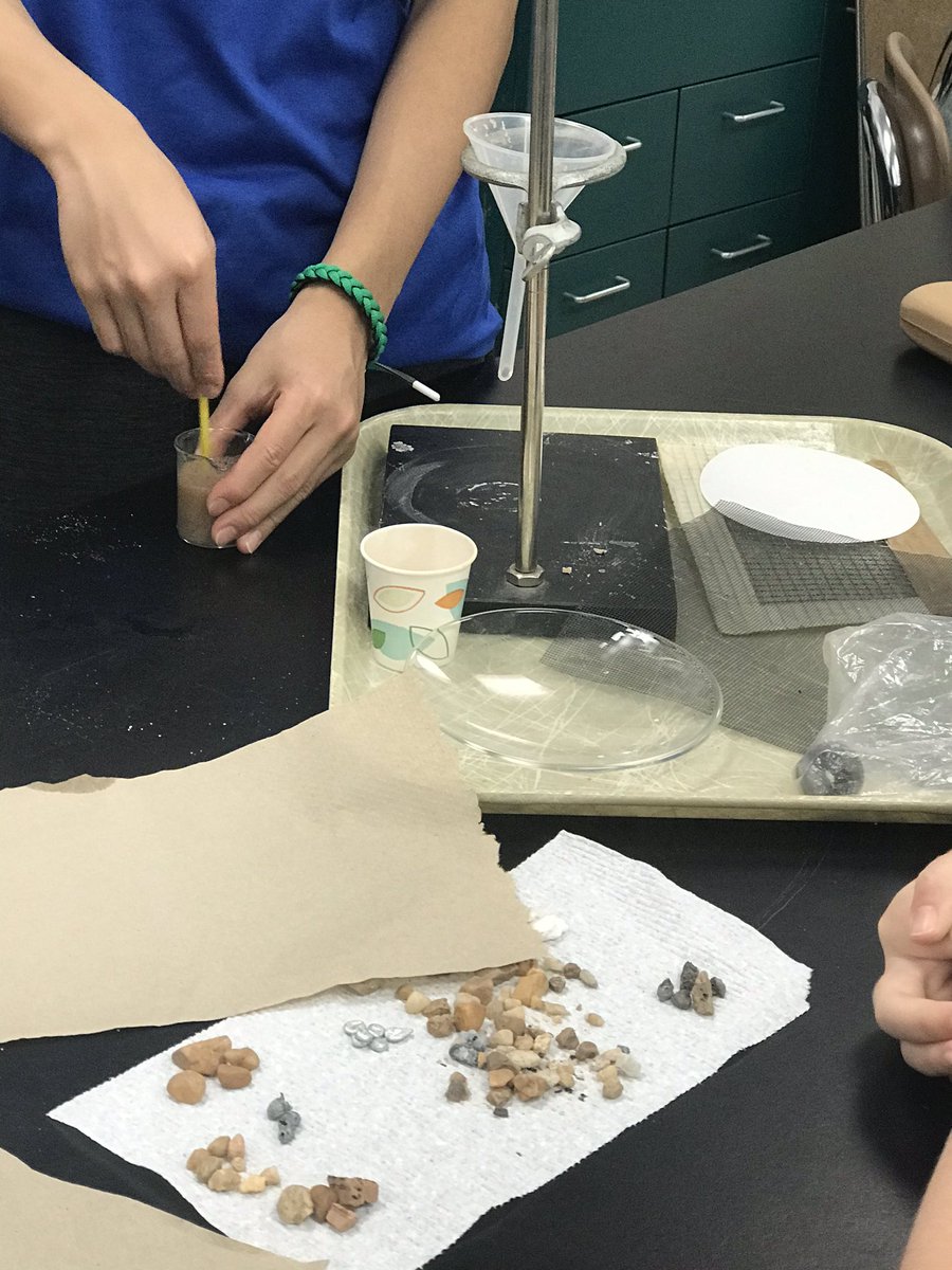 ValerieSellars's tweet photo. @PMSFalcons 6th grade science - Digital learning with @ExploreLearning Gizmos - 8th grade science - chemistry stations. @chccs #MondayEngagement. https://t.co/IS4NsUdcDo