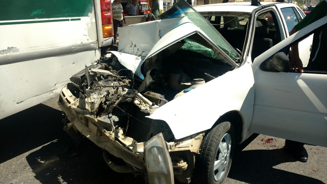 AgenciaSpiaboc's tweet image. #Alerta @Oaxaca_9_1_1 fuerte choque en Santa Rosa a la altora del Pitico una persona lesionada se requiere también a #Pvml de @MunicipioOaxaca con información de @florydiazinfo vía #GrupoDeWatsApp @AconReg