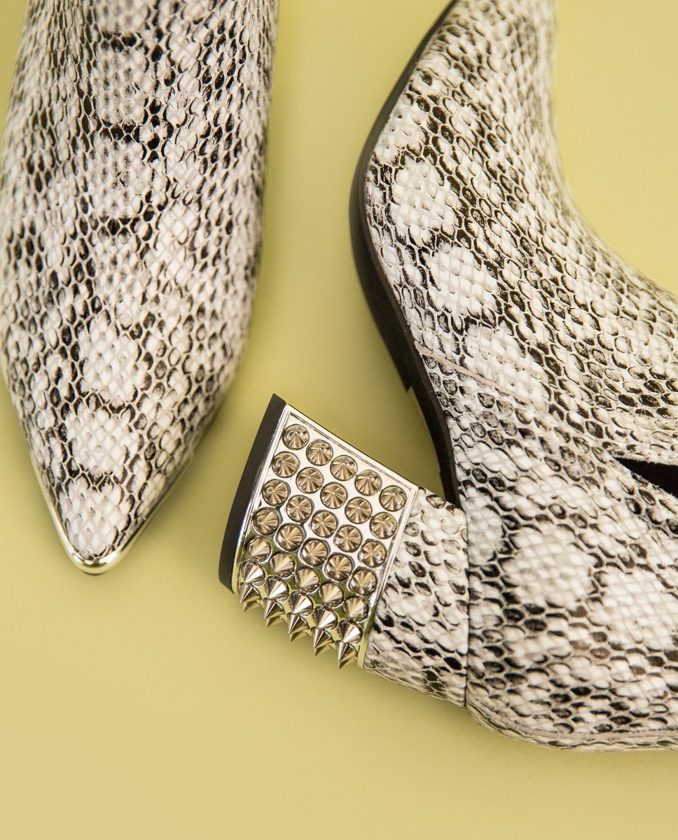 Melie_store's tweet photo. Meet our fav boots: Fin Boots from Jeffrey Campbell 😍 Run before they sold out 🏃🏻‍♀️ >> https://t.co/H940TXPBug https://t.co/FgnWhAjPc3