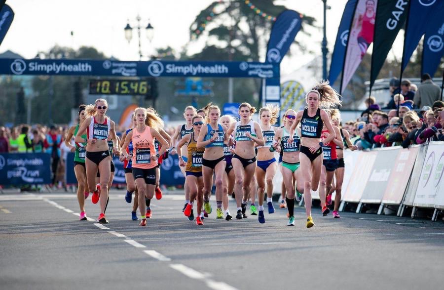 Glänzende Leistungen von Sonja Vernikov in Portsmouth und Southsea. 🏃🏻‍♀️💪 #LAZPuma #siegburg #Portsmouth #southsea #leichtathletik #trackandfield #running 
laz-sport.de/news/1/528769/…